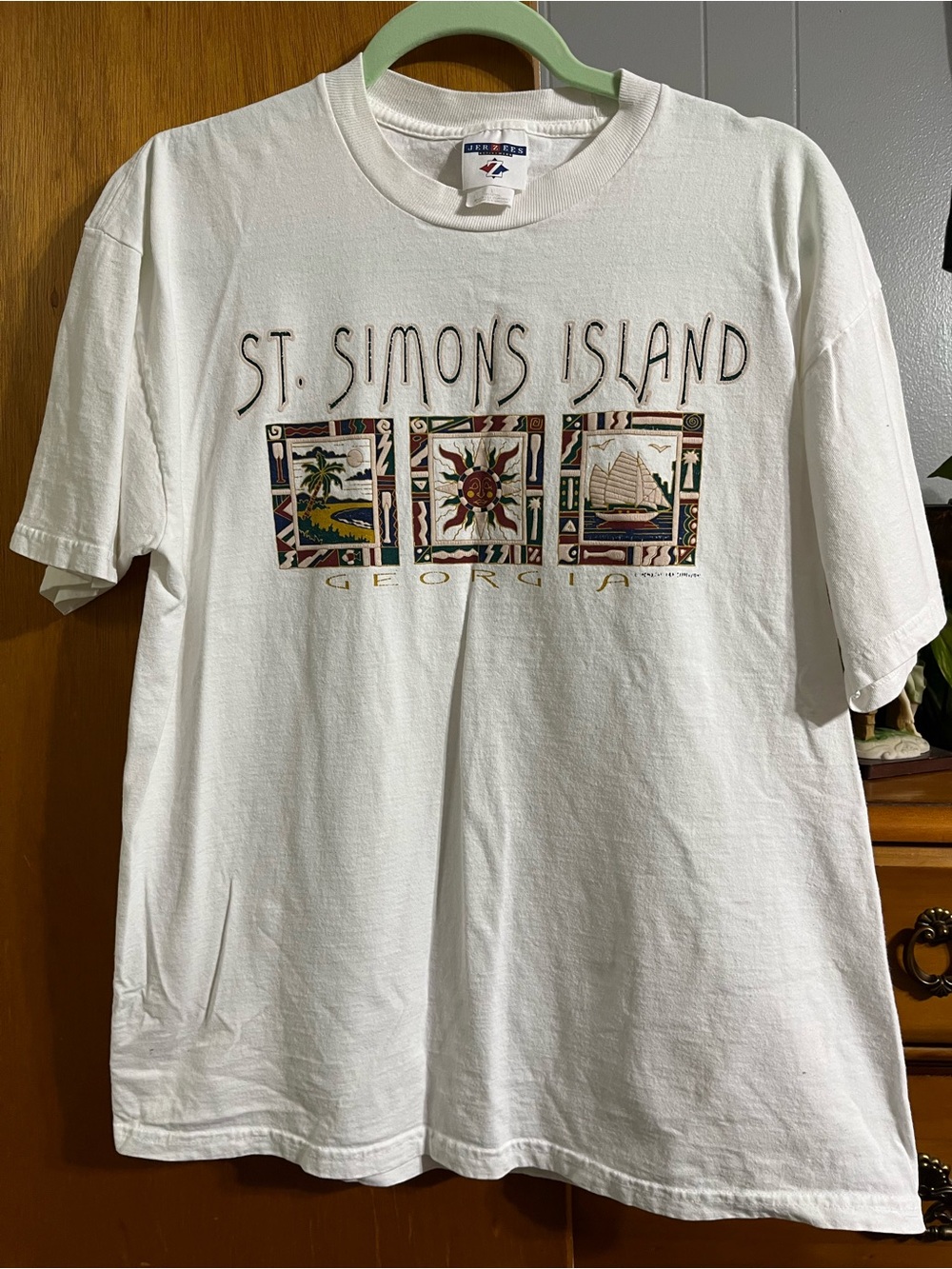 Vintage 90’s St Simon’s Island Women’s Size Large White Crewneck T-Shirt